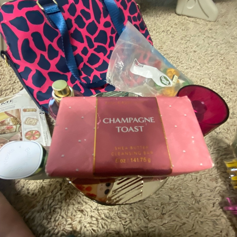 Bath & Body Works Champagne Toast Body Wash - Pink, Gold, Blue Accents